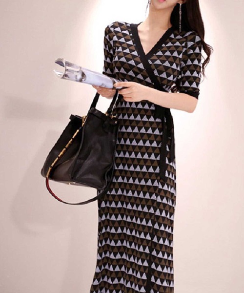 LUGG NAGG(ラグナグ)の「レトロ柄カシュクール美スタイルワンピース(ワンピース・レディース・ブラック系その他/ブラック×カーキ/ベージュ系その他・S/M/L)」の14枚目の写真