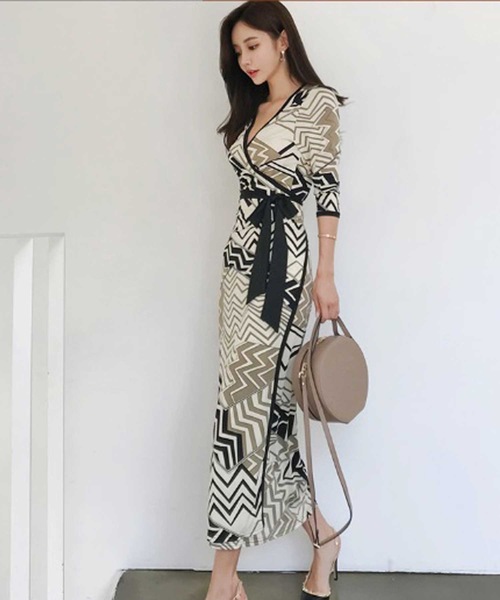 LUGG NAGG(ラグナグ)の「レトロ柄カシュクール美スタイルワンピース(ワンピース・レディース・ブラック系その他/ブラック×カーキ/ベージュ系その他・S/M/L)」の8枚目の写真