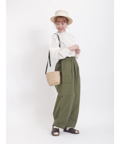 Samansa Mos2(サマンサ モスモス)の「◎コクーンカーゴパンツ(カーゴパンツ・レディース・ベージュ/チャコール/カーキ・フリ-)」の4枚目の写真