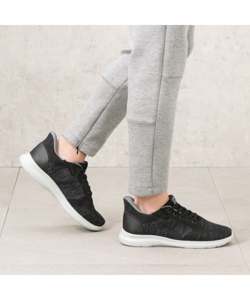 値下げ　厚底　Tide shoes ホワイトスニーカー（グリーン靴ひも付き） 厚底 Tide shoes ホワイトスニーカー（グリーン靴ひも付き） 靴