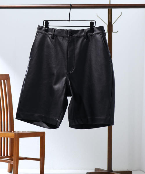B.C STOCK(ベーセーストック)の「フェイクレザーワイドショーツ(その他パンツ・メンズ・グレー/ブラック・MEDIUM/LARGE)」の4枚目の写真