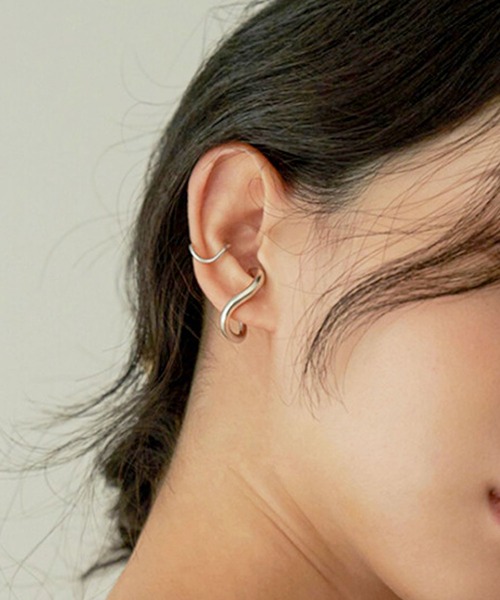 florist（フローリスト）の「人気のアシンメトリー2連イヤーカフ/片耳用（イヤーカフ・レディース・ゴールド系6/シルバー系3/シルバー系6/ゴールド系3/シルバー系8/シルバー系9/シルバー系2/シルバー系4/ゴールド系5/ゴールド系2/シルバー系5/ゴールド系8/シルバー系1/ゴールド系4/ゴールド系1/ゴールド系7/シルバー系7・FREE）」の6枚目の写真