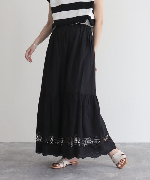 fredy emue（フレディエミュ）の「スカラレースギャザースカート（スカート・レディース・オフホワイト/ブラック・38）」の2枚目の写真