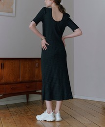 【ZOZOTOWN限定アイテム】バックオープンロングワンピース