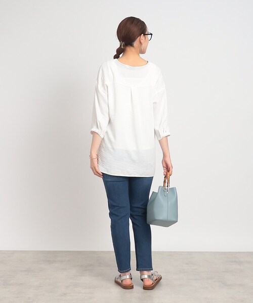 SHOO・LA・RUE（シューラルー）の「◆【2点セット/体型カバー/イージーケア】スキッパーシャツ+タンクトップ（シャツ/ブラウス・レディース・ブラック/ホワイト系/マスタード/ブルー・02/03/04）」の7枚目の写真