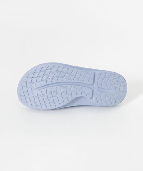 OOFOS（ウーフォス）の「OOFOS　OOriginal（サンダル・レディース・ライトブルー・7/6/5）」の4枚目の写真
