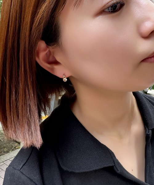 Phoebe（フィービィー）の「【金属アレルギー対応】【痛くないシリーズ】ルーセントビジューライトフィットイヤリング（イヤリング・レディース・ピンクゴールド/イエローゴールド・FREE）」の4枚目の写真