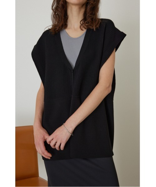 RIM.ARK（リムアーク）の「Pin-tuck knit vest（ベスト・レディース・ダークブラウン/グレー/ブラック・FREE）」の16枚目の写真