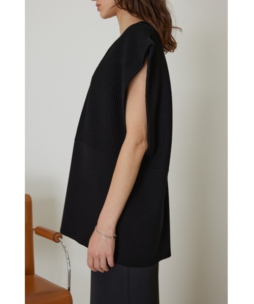 RIM.ARK（リムアーク）の「Pin-tuck knit vest（ベスト・レディース・ダークブラウン/グレー/ブラック・FREE）」の18枚目の写真