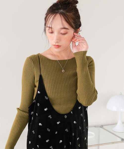 titivate（ティティベイト）の「ボートネックリブ編みニット（ニット/セーター・レディース・ブラック/グレイッシュベージュ/ピンク/ブルーグリーン/アイボリー/ブルー/ホワイト系その他/グレー/レッド/オリーブ/ネイビー・M/S）」の6枚目の写真