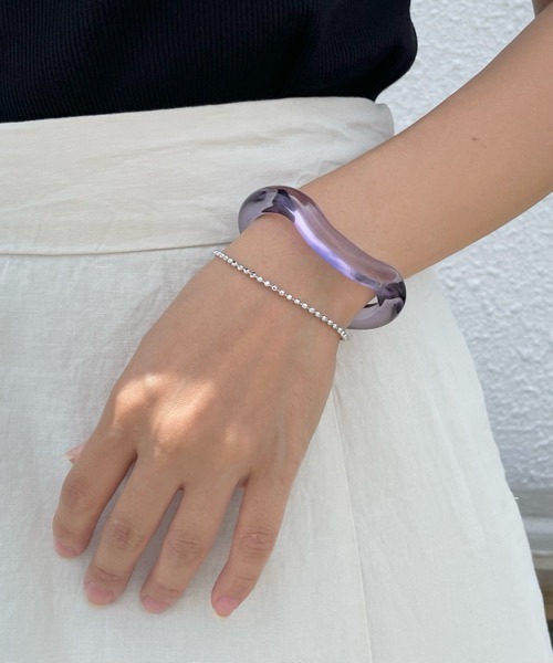 tone(トーン)の「【KuKuLu TOKYO】アクリル×チェーン ウェーブ バングル(バングル/リストバンド・レディース・ホワイト系その他/クリア/パープル系その他・FREE)」の10枚目の写真