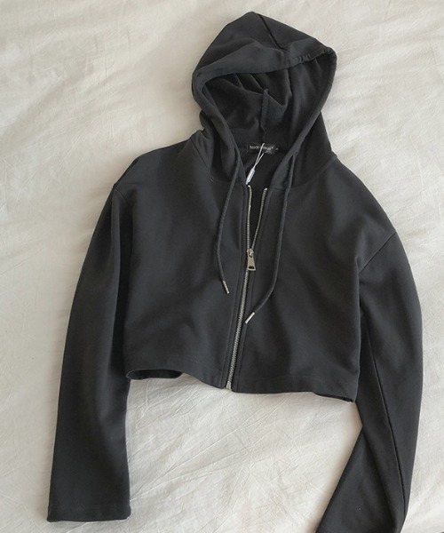 deux amour（ドゥーザムール）の「短丈ジップパーカー（パーカー・レディース・ホワイト/ブラック/チャコールグレー・FREE）」の3枚目の写真