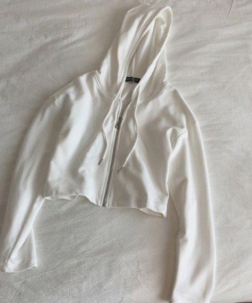 deux amour（ドゥーザムール）の「短丈ジップパーカー（パーカー・レディース・ホワイト/ブラック/チャコールグレー・FREE）」の4枚目の写真