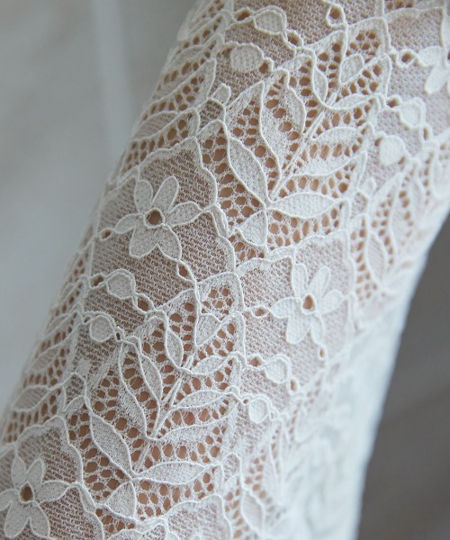 miclat（ミクラ）の「大きいサイズ　袖レースメロウカットソー　miclat（Tシャツ/カットソー・レディース・ブラック/アイボリー・L/5L/3L/4L/LL）」の15枚目の写真