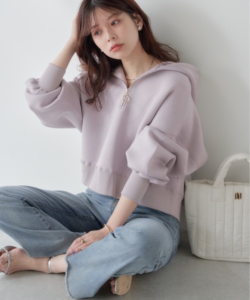 natural couture（ナチュラルクチュール）の「ハーフZIPダンボールショート丈プルパーカー（Tシャツ/カットソー・レディース・ブラック/オフホワイト/ベージュ/グレイッシュベージュ・FREE）」の4枚目の写真