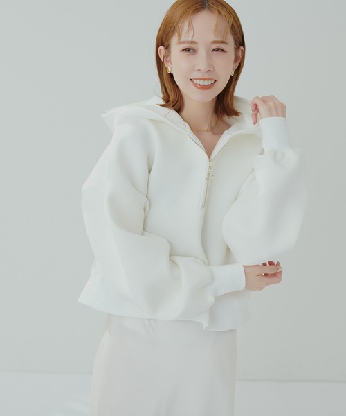 natural couture（ナチュラルクチュール）の「ハーフZIPダンボールショート丈プルパーカー（Tシャツ/カットソー・レディース・ブラック/オフホワイト/ベージュ/グレイッシュベージュ・FREE）」の5枚目の写真