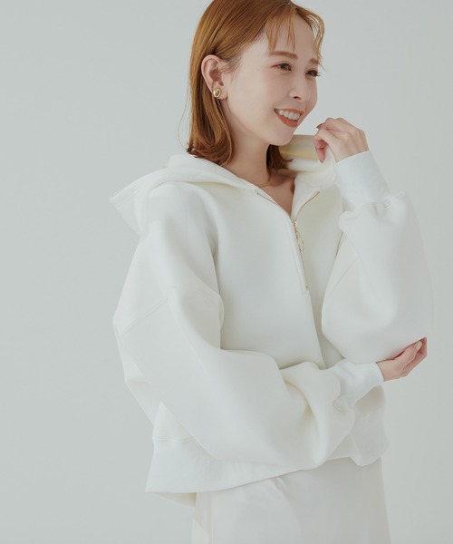 natural couture（ナチュラルクチュール）の「ハーフZIPダンボールショート丈プルパーカー（Tシャツ/カットソー・レディース・ブラック/オフホワイト/ベージュ/グレイッシュベージュ・FREE）」の6枚目の写真