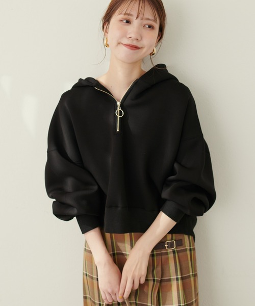 natural couture（ナチュラルクチュール）の「ハーフZIPダンボールショート丈プルパーカー（Tシャツ/カットソー・レディース・ブラック/オフホワイト/ベージュ/グレイッシュベージュ・FREE）」の12枚目の写真