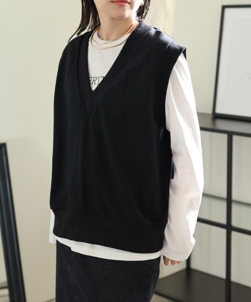 ULEULA（ウルア）の「スウェットVネックノースリベスト（ベスト・レディース・ブラック/ホワイト/グレー・FREE）」の15枚目の写真