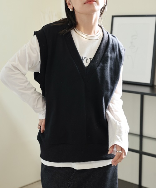 ULEULA（ウルア）の「スウェットVネックノースリベスト（ベスト・レディース・ブラック/ホワイト/グレー・FREE）」の13枚目の写真