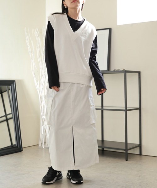 ULEULA（ウルア）の「スウェットVネックノースリベスト（ベスト・レディース・ブラック/ホワイト/グレー・FREE）」の7枚目の写真