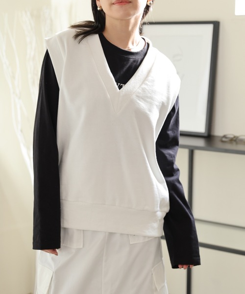 ULEULA（ウルア）の「スウェットVネックノースリベスト（ベスト・レディース・ブラック/ホワイト/グレー・FREE）」の4枚目の写真