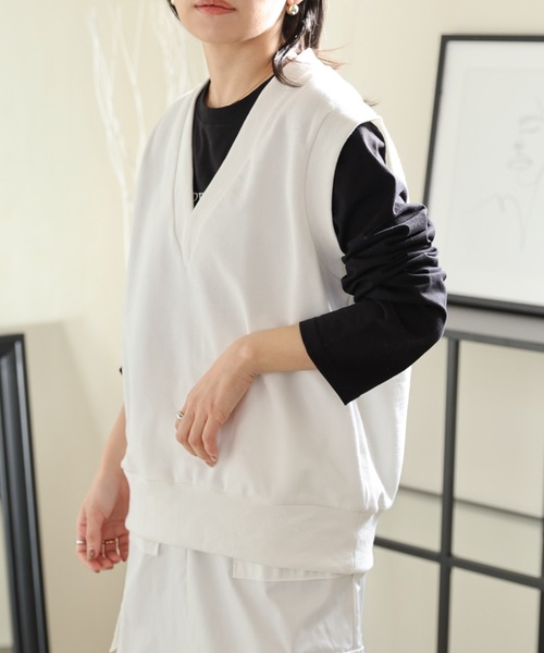 ULEULA（ウルア）の「スウェットVネックノースリベスト（ベスト・レディース・ブラック/ホワイト/グレー・FREE）」の5枚目の写真