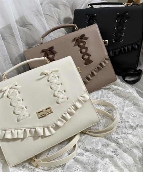 axes femme POETIQUE（アクシーズファムポエティック）の「レースアップサッチェルバッグ（ショルダーバッグ・レディース・ブラック/キナリ/モカ・FREE）」の4枚目の写真