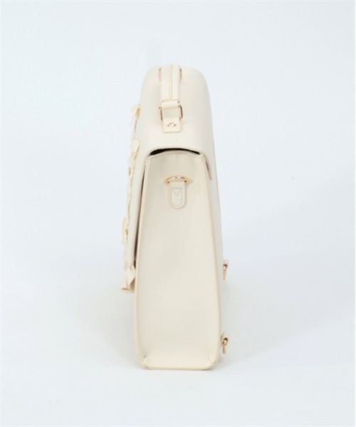 axes femme POETIQUE（アクシーズファムポエティック）の「レースアップサッチェルバッグ（ショルダーバッグ・レディース・ブラック/キナリ/モカ・FREE）」の6枚目の写真