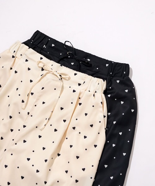 flower（フラワー）の「ルーズリーハートパンツ（その他パンツ・レディース・アイボリー/ブラック・FREE）」の4枚目の写真