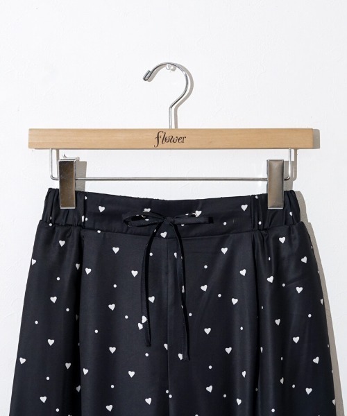 flower（フラワー）の「ルーズリーハートパンツ（その他パンツ・レディース・アイボリー/ブラック・FREE）」の8枚目の写真