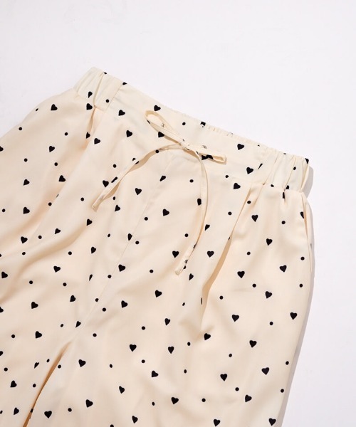 flower（フラワー）の「ルーズリーハートパンツ（その他パンツ・レディース・アイボリー/ブラック・FREE）」の20枚目の写真