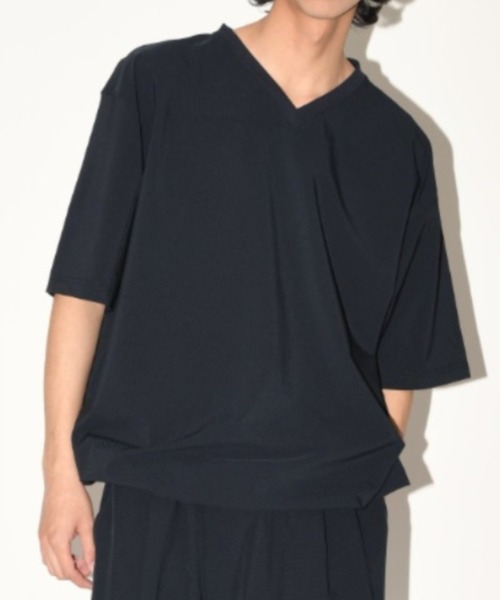 SUPERTHANKS（スーパーサンクス）の「【速乾素材使用】オーバーサイズVネック プルオーバー　Technical S/S pullover（セットアップ/ユニセックス）（Tシャツ/カットソー・メンズ・グレー/ブラック/ネイビー・S/M/L）」の10枚目の写真