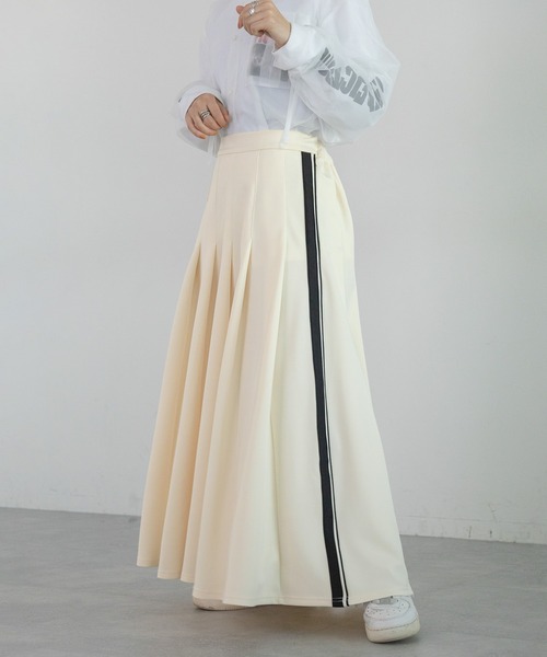 RAGEBLUE（レイジブルー）の「サイドライン/トラックプリーツスカート（スカート・レディース・ホワイト/ブラック/パープル・FREE）」の6枚目の写真