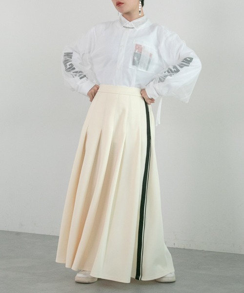 RAGEBLUE（レイジブルー）の「サイドライン/トラックプリーツスカート（スカート・レディース・ホワイト/ブラック/パープル・FREE）」の4枚目の写真