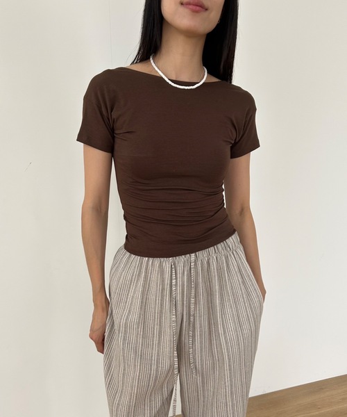 Didot.showroom(ディドット ショールーム)の「バックオープンクロップドT(Tシャツ/カットソー・レディース・ブラウン/ピンク/アイボリー/ブラック/クリーム・FREE)」の4枚目の写真