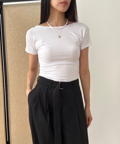 Didot.showroom(ディドット ショールーム)の「バックオープンクロップドT(Tシャツ/カットソー・レディース・ブラウン/ピンク/アイボリー/ブラック/クリーム・FREE)」の3枚目の写真