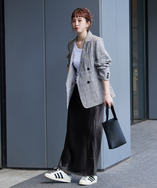 B.C STOCK(ベーセーストック)の「サテンマーメイドロングスカート(スカート・レディース・ブラック/アイボリー・FREE)」の5枚目の写真