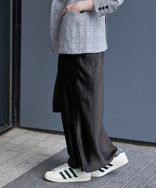 B.C STOCK(ベーセーストック)の「サテンマーメイドロングスカート(スカート・レディース・ブラック/アイボリー・FREE)」の12枚目の写真