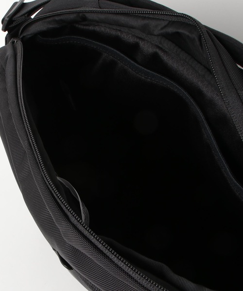 THE NORTH FACE（ザノースフェイス）の「THE NORTH FACE SHUTTLE SHOULDER ザ ノース フェイス シャトルショルダー（ビジネスバッグ・メンズ・ブラック・FREE）」の4枚目の写真