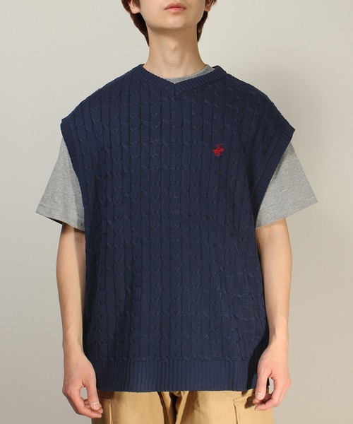 BEVERLY HILLS POLO CLUB（ビバリーヒルズポロクラブ）の「【BEVERLY HILLS POLO CLUB/ビバリーヒルズポロクラブ】ワンポイント刺繍ケーブル編みオーバーサイズニットベスト（ベスト・メンズ・ブラック/グリーン/オフホワイト/ネイビー・LL/M/L）」の4枚目の写真
