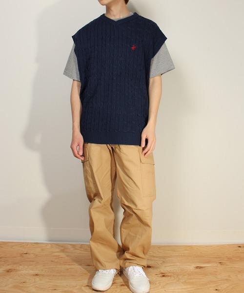 BEVERLY HILLS POLO CLUB（ビバリーヒルズポロクラブ）の「【BEVERLY HILLS POLO CLUB/ビバリーヒルズポロクラブ】ワンポイント刺繍ケーブル編みオーバーサイズニットベスト（ベスト・メンズ・ブラック/グリーン/オフホワイト/ネイビー・LL/M/L）」の6枚目の写真