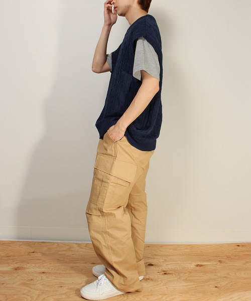 BEVERLY HILLS POLO CLUB（ビバリーヒルズポロクラブ）の「【BEVERLY HILLS POLO CLUB/ビバリーヒルズポロクラブ】ワンポイント刺繍ケーブル編みオーバーサイズニットベスト（ベスト・メンズ・ブラック/グリーン/オフホワイト/ネイビー・LL/M/L）」の8枚目の写真