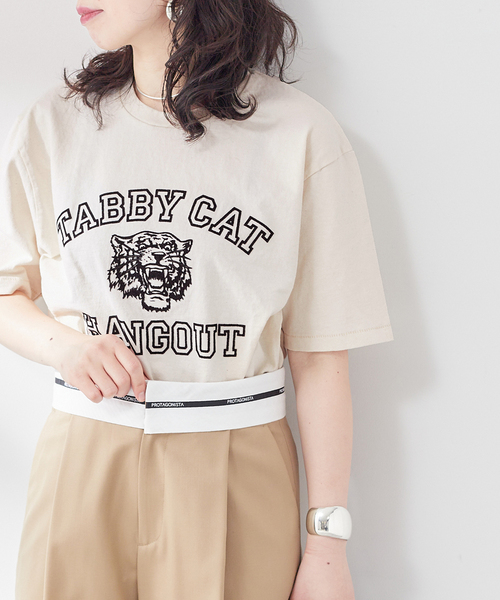 MIXTA（ミクスタ）の「《別注》【MIXTA/ミクスタ】TABBY CAT HANGOUT CREW T-SH：Tシャツ（Tシャツ/カットソー・レディース・ブラック/ネイビー/アイボリー・MEDIUM）」の2枚目の写真