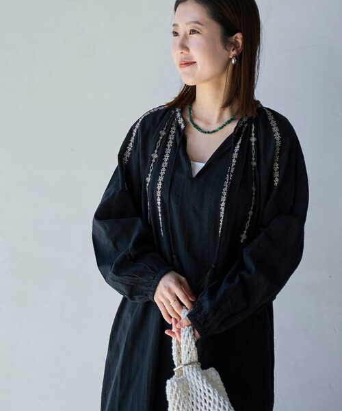 coen（コーエン）の「MARKET（マーケット）配色刺繍カフタンワンピース（ワンピース・レディース・ブラック/オフホワイト・FREE）」の9枚目の写真
