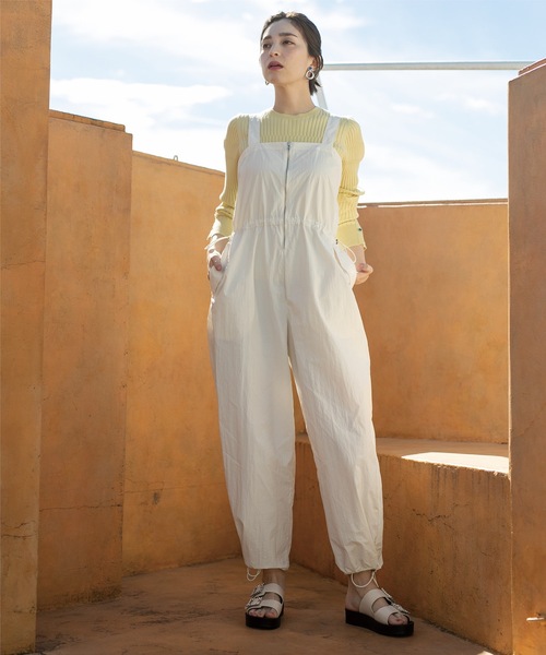 OPAQUE.CLIP（オペークドットクリップ）の「◆ナイロンZIPサロペット【洗濯機洗い可】（サロペット/オーバーオール・レディース・ブラック/ホワイト・36/38/40）」の4枚目の写真