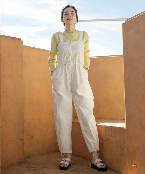 OPAQUE.CLIP（オペークドットクリップ）の「◆ナイロンZIPサロペット【洗濯機洗い可】（サロペット/オーバーオール・レディース・ブラック/ホワイト・36/38/40）」の7枚目の写真