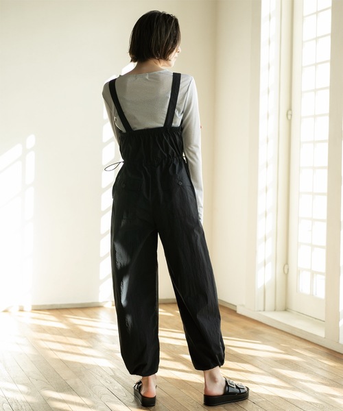 OPAQUE.CLIP（オペークドットクリップ）の「◆ナイロンZIPサロペット【洗濯機洗い可】（サロペット/オーバーオール・レディース・ブラック/ホワイト・36/38/40）」の12枚目の写真