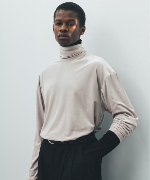 Juha（ユハ）の「LUSH VELOUR TURTLE（Tシャツ/カットソー）」 - WEAR