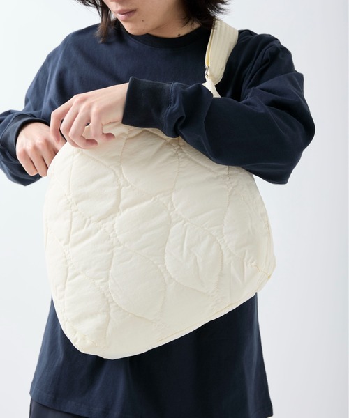 meltum（メルタム）の「【ZOZO限定】QUILT SHOULDER BAG（ショルダーバッグ・メンズ・ブラック/ホワイト/ブラウン・FREE）」の11枚目の写真